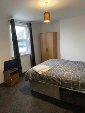 2 Bedroom Flat with free parking in Manchester